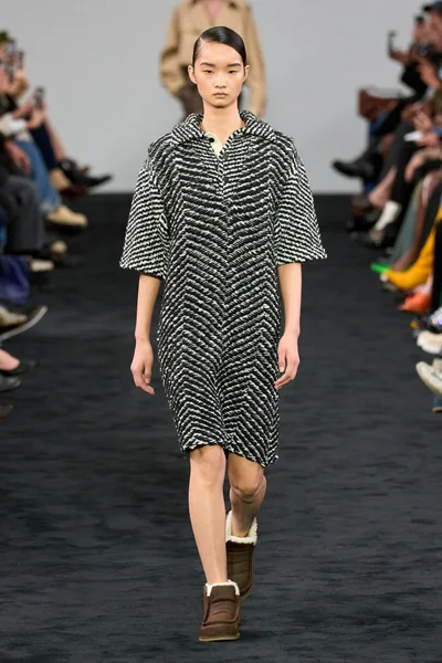 Look 24